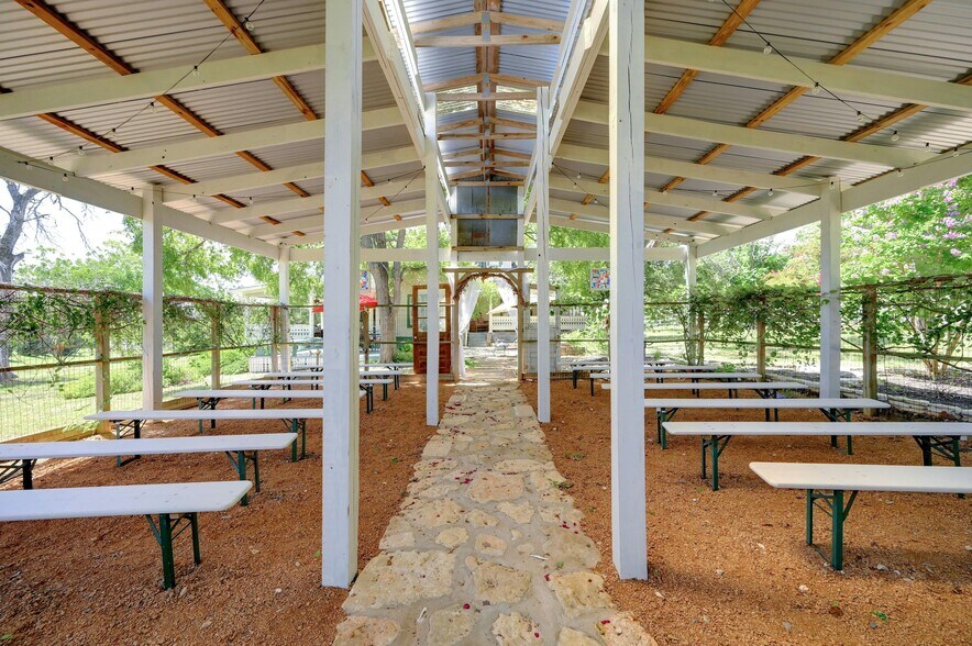 More Photos Of 23351 Ranch to Market 150 rd, Driftwood Specialty For Sale