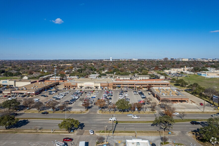 More Photos Of 11888 Marsh Ln, Dallas Unknown For Lease