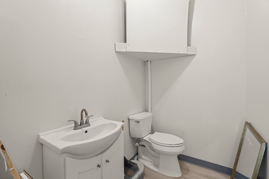 More Photos Of 410-412 E Santa Clara St, San Jose Storefront For Sale