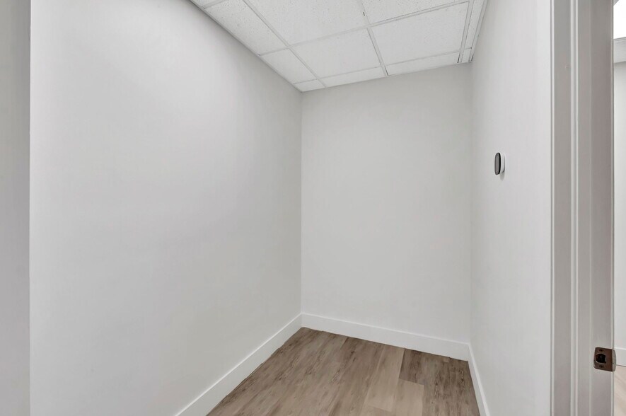 More Photos Of 12550 Biscayne Blvd, North Miami Medical For Lease