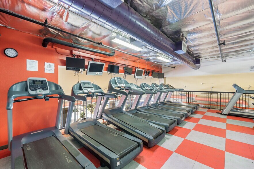 More Photos Of 12155 Palm Dr, Desert Hot Springs Health Club For Lease