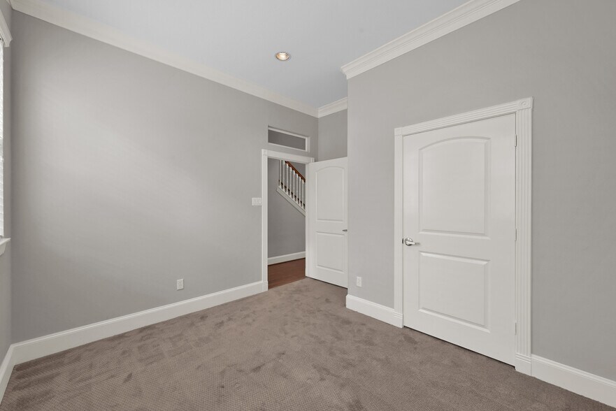 More Photos Of 25511 Budde Rd, The Woodlands Office For Lease