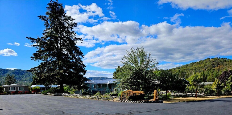 More Photos Of 6901 Old Stage Rd, Central Point Manufactured Housing Mobile Home Park For Sale