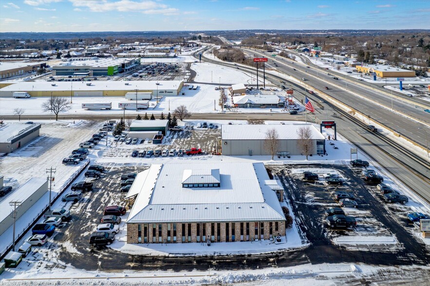 More Photos Of 1810 Crestview Dr, Hudson Office For Sale