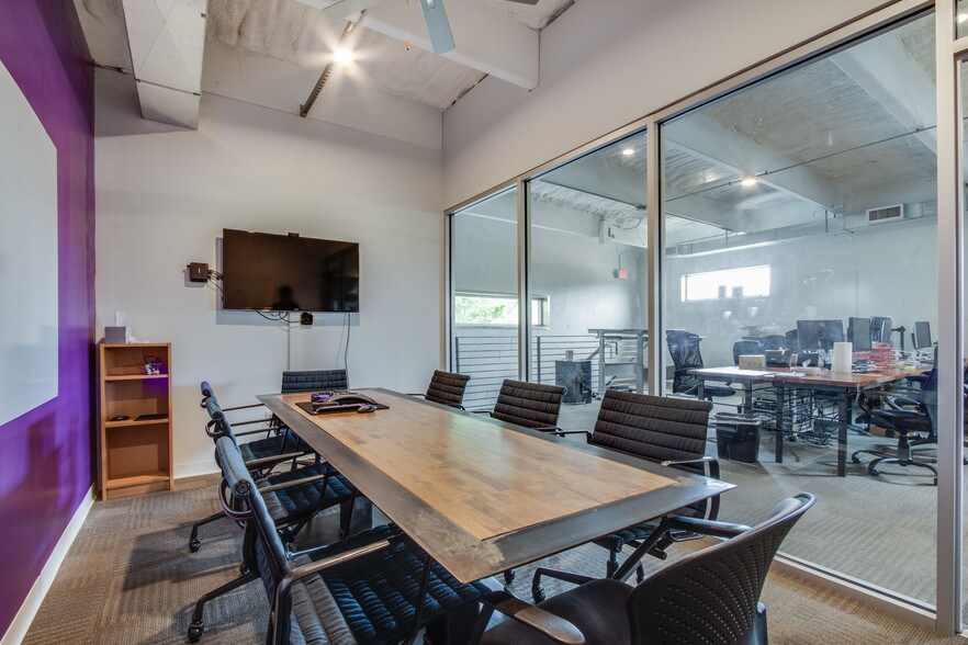 More Photos Of 3000 E Cesar Chavez St, Austin Office For Lease