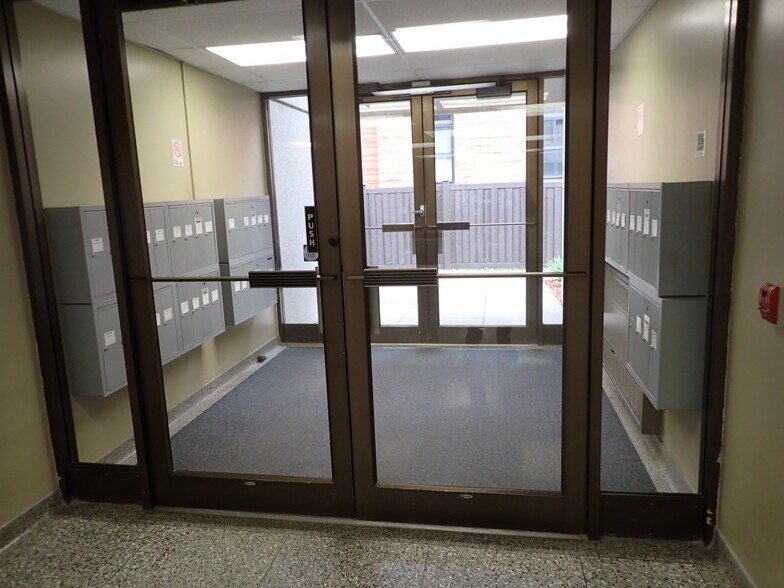 More Photos Of 901 4th St, Hudson Office For Sale