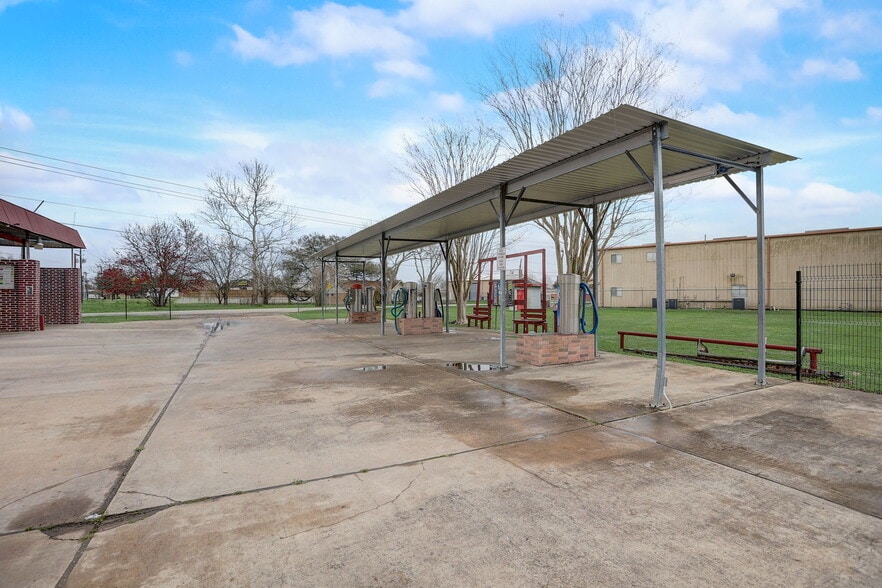 More Photos Of 6034 Brookside Rd, Pearland Carwash For Sale