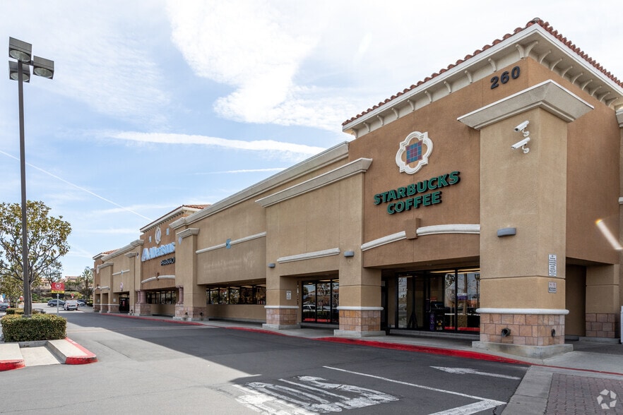 More Photos Of 130-330 W Foothill Pky, Corona Unknown For Lease