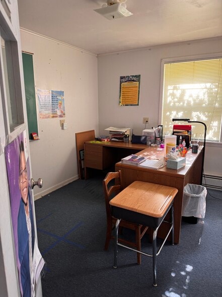 More Photos Of 518 Hegeman St, Schenectady Office For Sale