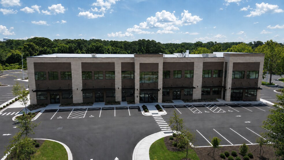 More Photos Of 5020 J Swain Blvd, Southport General Retail For Lease