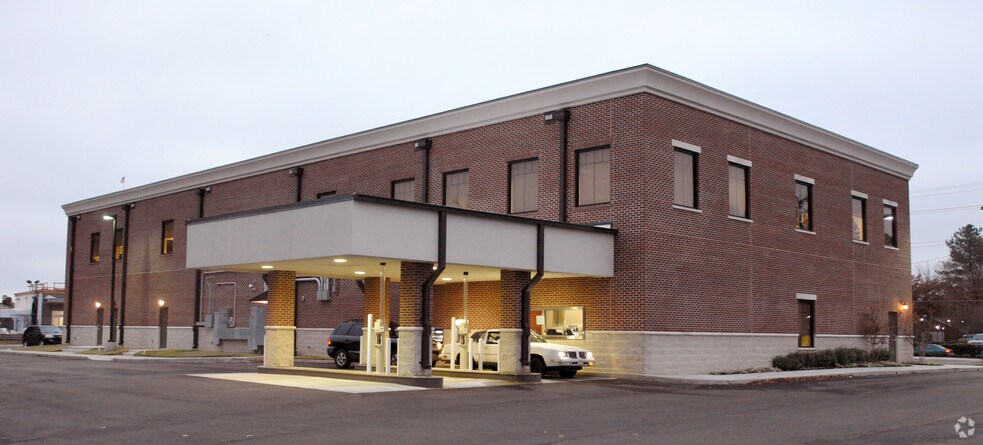 More Photos Of 5299 Poplar Ave, Memphis Freestanding For Lease