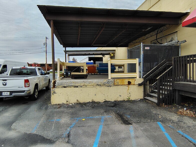 More Photos Of 132 Railroad Ave, Albany Light Distribution For Lease