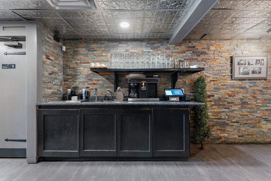 More Photos Of 4305 Portage St NW, Canton Restaurant For Sale