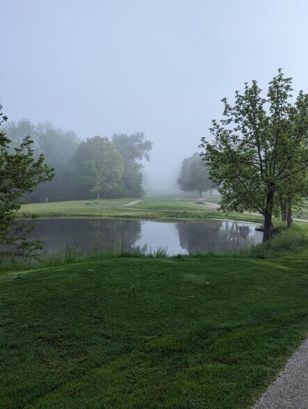 More Photos Of 1620 Summit Dr, Pekin Golf Course Driving Range For Sale