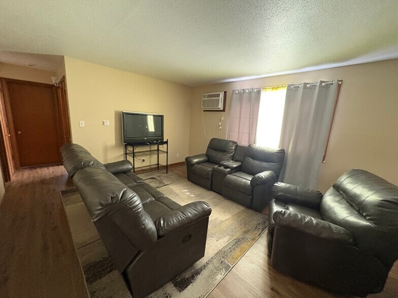 More Photos Of 113 2nd St NE, Mitchellville Apartments For Sale