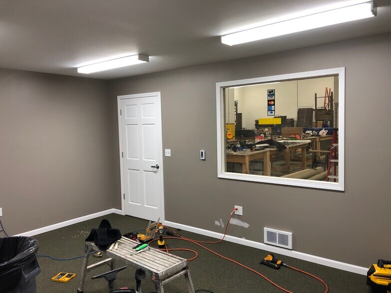 More Photos Of 16225-16237 W Ryerson Rd, New Berlin Industrial For Lease