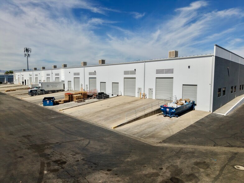 More Photos Of 6320 S Sandhill Rd, Las Vegas Unknown For Lease