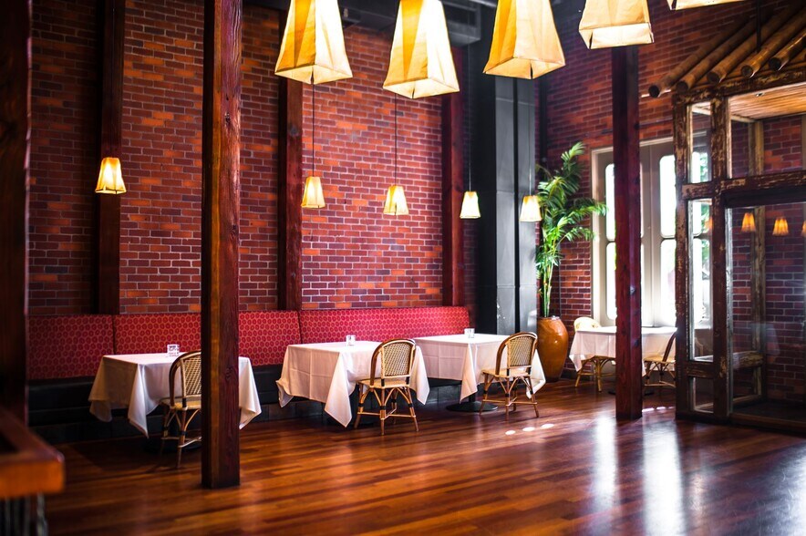 More Photos Of 1001-1015 Front St, Sacramento Restaurant For Sale