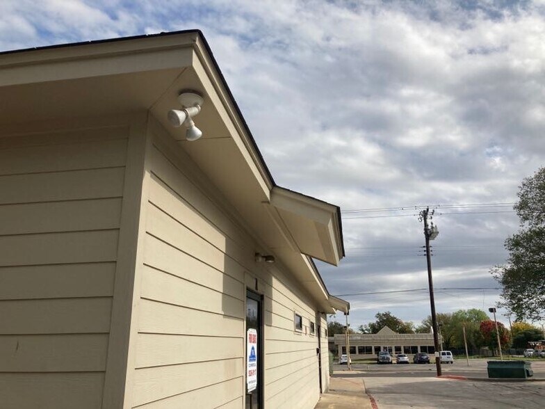 More Photos Of 1005 N 10th, Killeen Office Residential For Lease