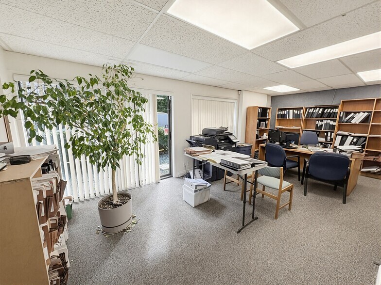 More Photos Of 821 Burdett Ave, Victoria Apartments For Sale