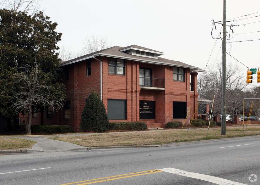 More Photos Of 2419 Market St, Wilmington Office For Sale