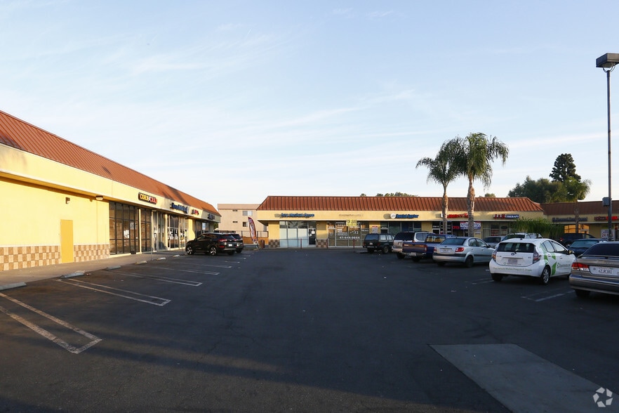More Photos Of 21001-21015 Sherman Way, Canoga Park Freestanding For Lease