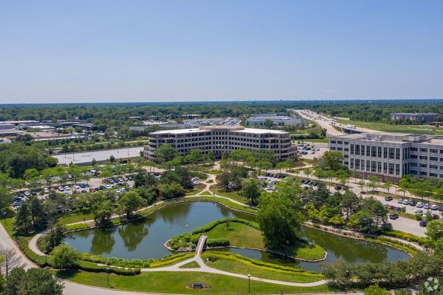 More Photos Of 1751 Lake Cook Rd, Deerfield Office For Lease