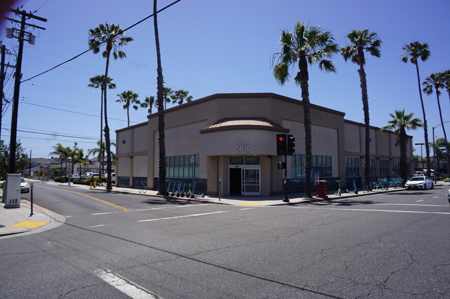 More Photos Of 5670 E 2nd St, Long Beach Bank For Lease