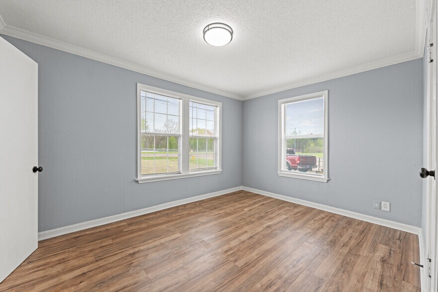 More Photos Of 6060 US Highway 51 N, Millington Flex For Sale