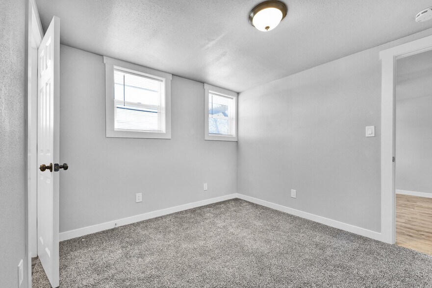 More Photos Of 415 S 11th E, Mountain Home Multifamily For Sale