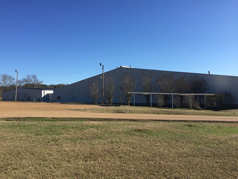 More Photos Of 1021 Clinton Industrial Park Rd, Clinton Warehouse For Lease