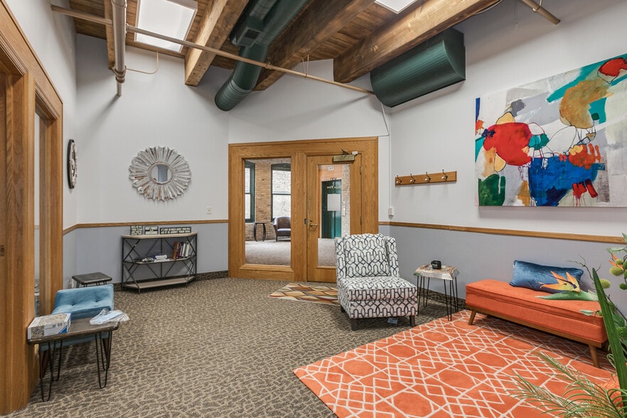 More Photos Of 413 Wacouta St, Saint Paul Office Residential For Lease