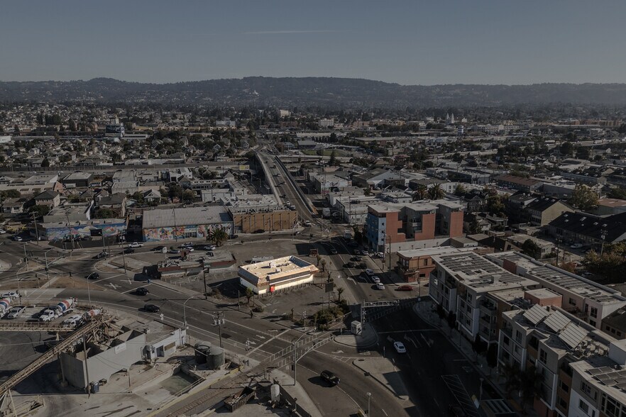 More Photos Of 324 23rd Ave, Oakland Convenience Store For Sale