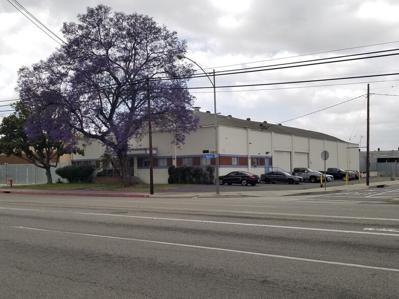 More Photos Of 11911 Woodruff Ave, Downey Warehouse For Sale