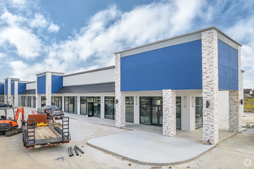 More Photos Of 3100 N. Major Drive, Beaumont Restaurant For Lease