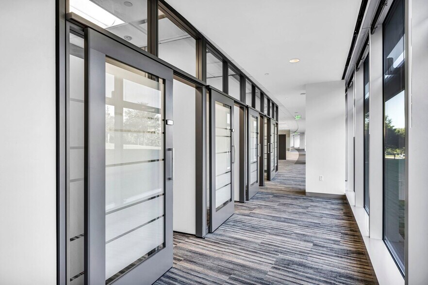 More Photos Of 6300 Bee Caves Rd, Austin Office For Lease