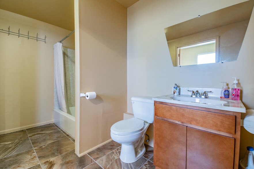 More Photos Of 4615 N 34th St, Tampa Warehouse For Sale