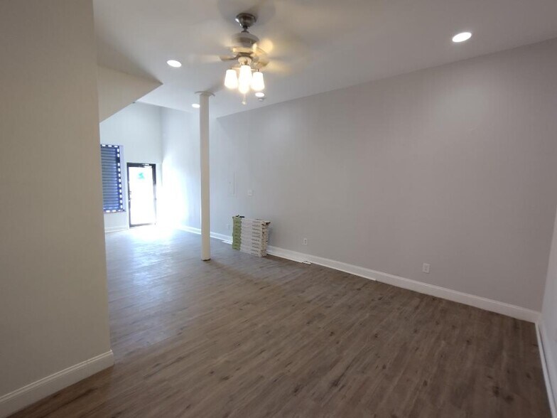 More Photos Of 4359-4363 N 9th St, Philadelphia Storefront Retail Office For Lease