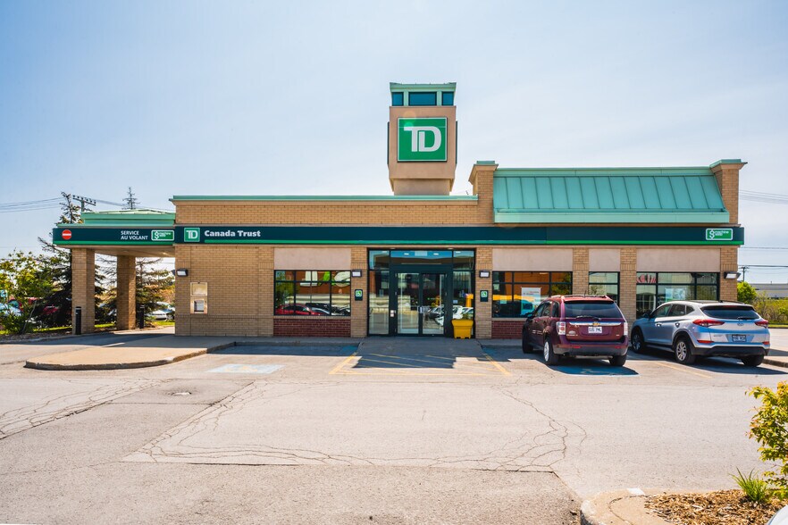 More Photos Of 570 Mont Pionniers, Terrebonne Unknown For Lease