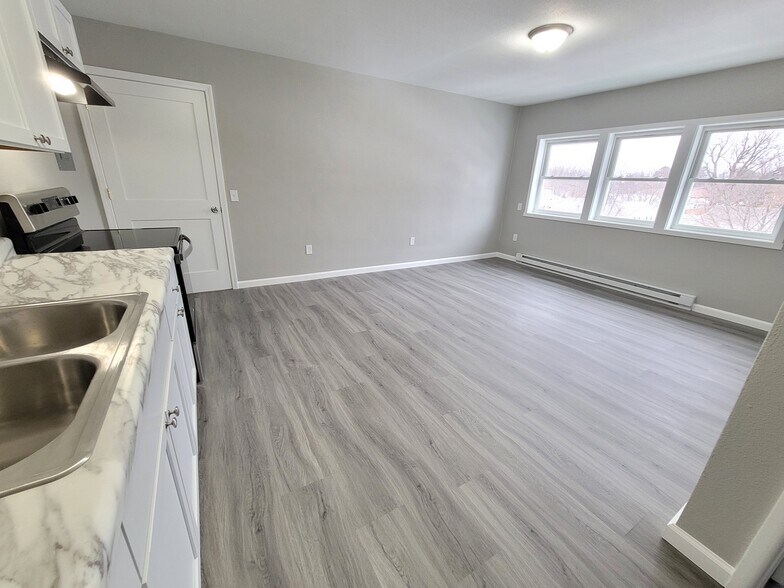 More Photos Of 1351 Iowa Ave SE, Huron Apartments For Sale