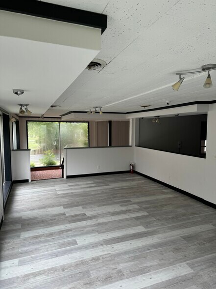 More Photos Of 221 Cherry Rd, Rock Hill Restaurant For Lease