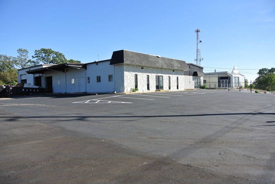 More Photos Of 2144 Sylvan Rd, Atlanta Warehouse For Lease