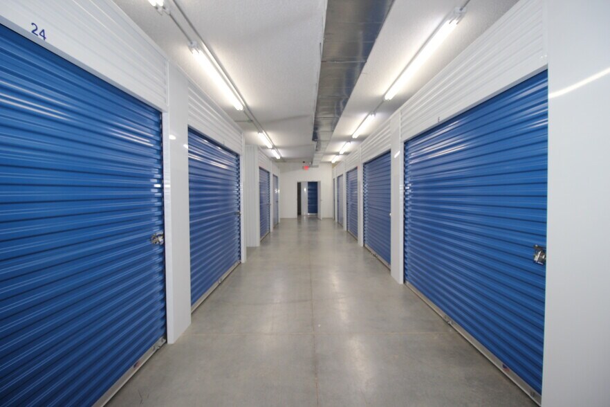 More Photos Of 1915 W Lamar Alexander Pky, Maryville Self Storage For Sale