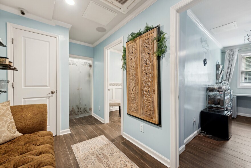 More Photos Of 504 Merrick Rd, Lynbrook Apartments For Sale