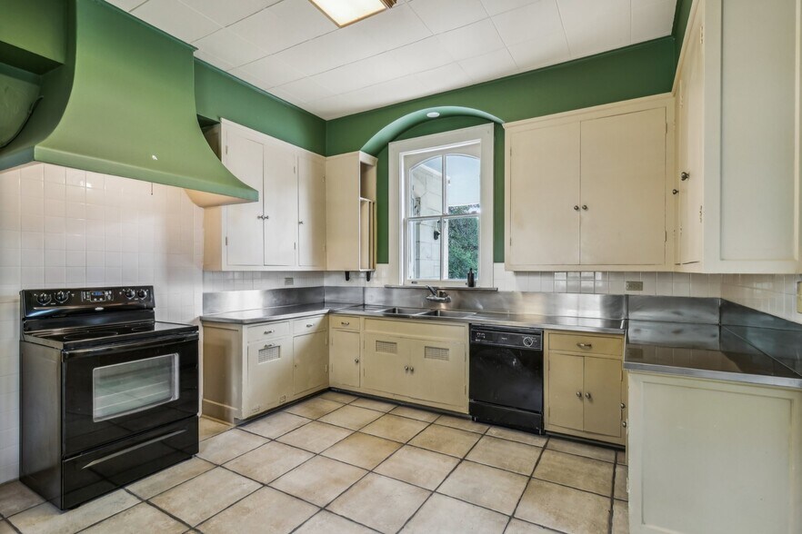 More Photos Of 7735 Mocking Bird Ln, San Antonio Lodge Meeting Hall For Sale