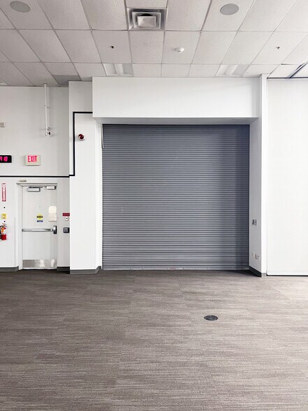 More Photos Of 220 W Schrock Rd, Westerville Office For Sale