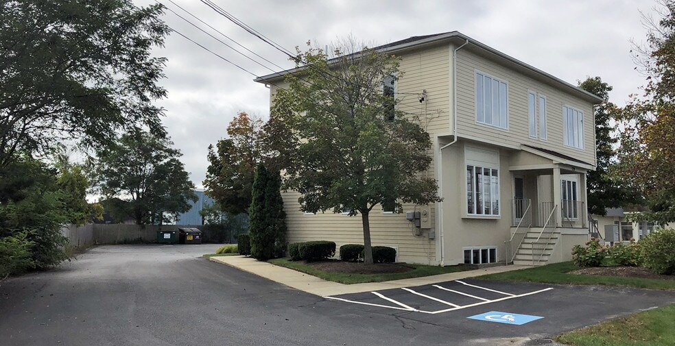 More Photos Of 129 Airport Rd, Hyannis Loft Creative Space For Lease