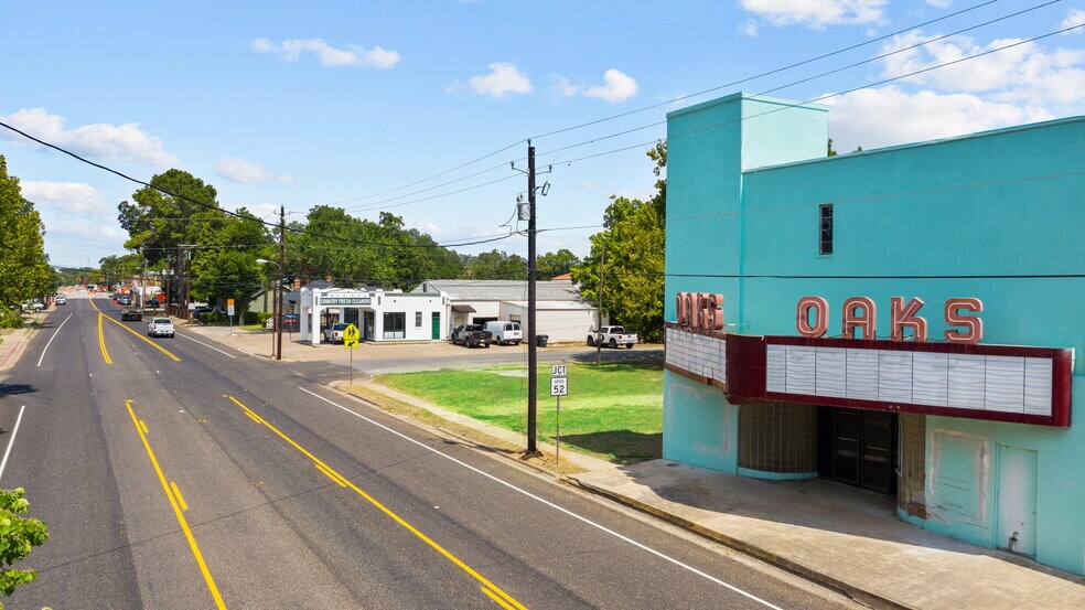 More Photos Of 719 Walnut St, Columbus Movie Theatre For Sale
