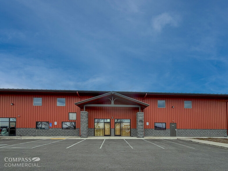 More Photos Of 2000 SW Badger Ave, Redmond Warehouse For Lease