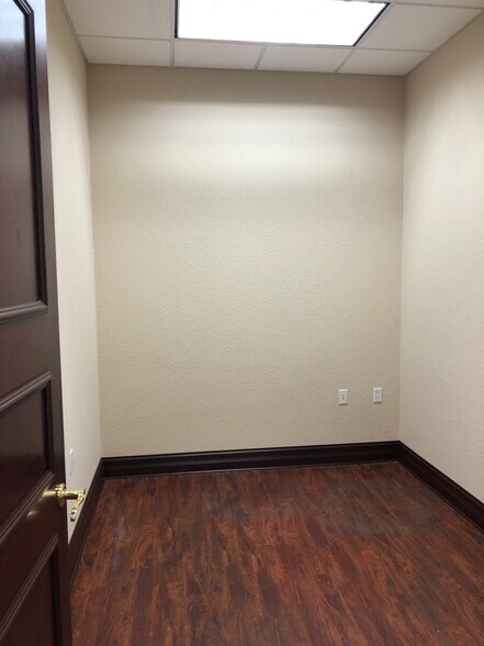 More Photos Of 9825 Marina Blvd, Boca Raton Medical For Lease